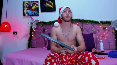 Snapshot of louis_bcasta1 chatting on 12-20-24, 11:00 OF louis bcasta1 online show from 12-20-24, 11:00