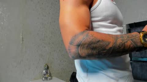 Louis online show from 12-19-25, 01:23