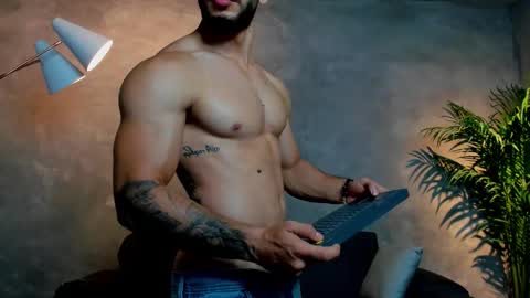 Louis online show from 01-10-26, 03:03