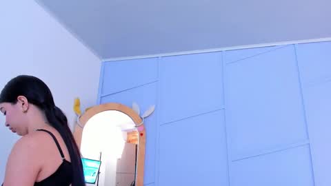 Louren Fox online show from 10-29-25, 11:45