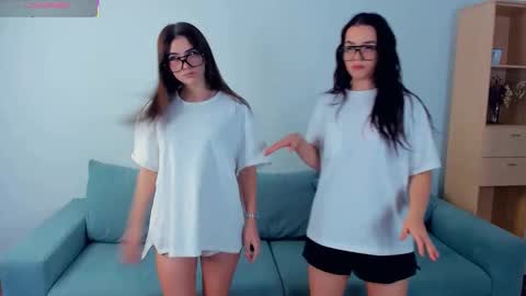 Brook and Del online show from 10-09-25, 04:43