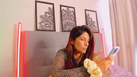 Snapshot of lourreinstounn chatting on 01-15-26, 08:56 Lourrein Stoun Independiente online show from 01-15-26, 08:56