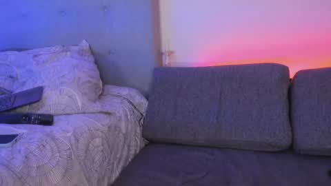 Snapshot of lourreinstounn chatting on 02-28-26, 05:19 Lourrein Stoun Independiente online show from 02-28-26, 05:19