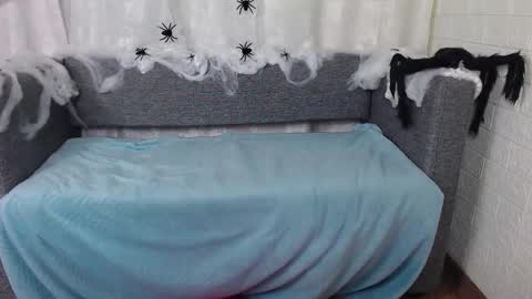 Snapshot of love_bella_ chatting on 10-08-25, 12:52 love bella online show from 10-08-25, 12:52