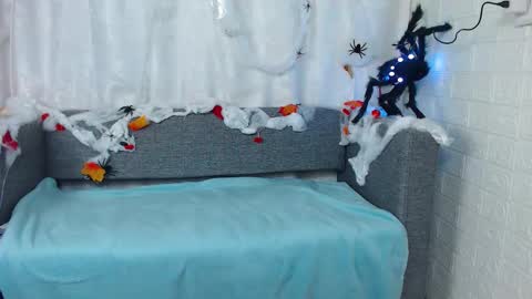 Snapshot of love_bella_ chatting on 10-25-25, 12:07 love bella online show from 10-25-25, 12:07