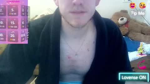 Snapshot of love_bert chatting on 12-18-24, 03:33 Love bert online show from 12-18-24, 03:33