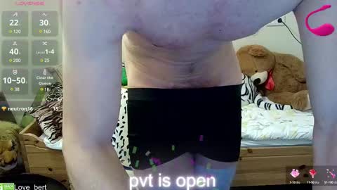 Snapshot of love_bert chatting on 02-24-25, 05:31 Love bert online show from 02-24-25, 05:31