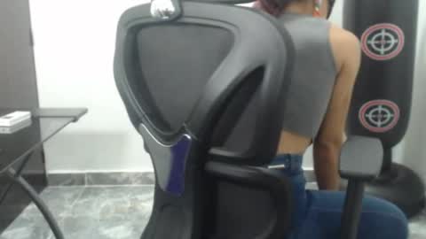 Nina online show from 11-18-25, 08:24