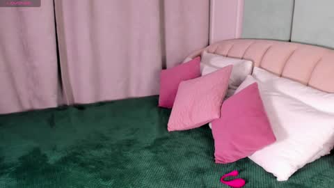 Lola online show from 12-26-24, 12:57