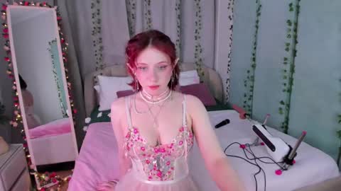 Lola online show from 02-11-25, 04:11