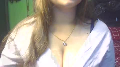 Snapshot of love_luna_angel chatting on 02-23-25, 08:44 Luna online show from 02-23-25, 08:44