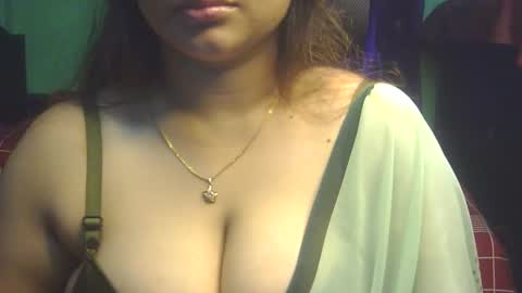 Snapshot of love_luna_angel chatting on 10-08-25, 09:34 Luna online show from 10-08-25, 09:34