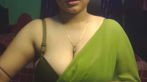 Snapshot of love_luna_angel chatting on 11-12-25, 09:36 Luna online show from 11-12-25, 09:36