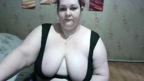 Snapshot of love_milanna chatting on 02-19-26, 02:40 Milana online show from 02-19-26, 02:40