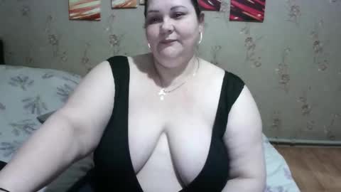 Snapshot of love_milanna chatting on 02-21-26, 02:01 Milana online show from 02-21-26, 02:01