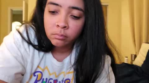 Snapshot of love_raquel_xo chatting on 10-03-25, 02:19 Raquel Love online show from 10-03-25, 02:19