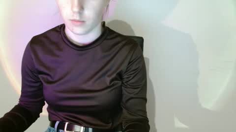 Snapshot of love_vivian chatting on 02-17-26, 10:56 Vivian online show from 02-17-26, 10:56