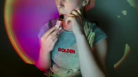 Snapshot of love_vivian chatting on 02-19-26, 02:13 Vivian online show from 02-19-26, 02:13