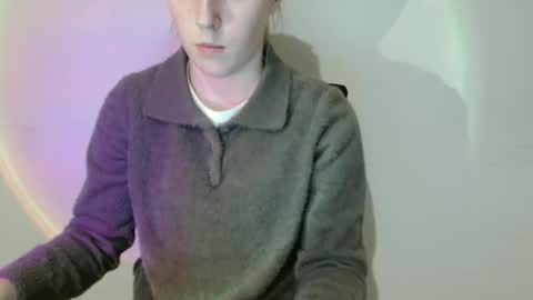 Snapshot of love_vivian chatting on 02-20-26, 01:33 Vivian online show from 02-20-26, 01:33