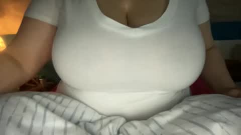 Snapshot of loveablekate chatting on 03-08-26, 01:48 Kate online show from 03-08-26, 01:48