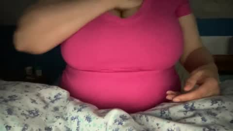 Snapshot of loveablekate chatting on 03-19-26, 09:19 Kate online show from 03-19-26, 09:19