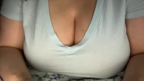 Snapshot of loveablekate chatting on 03-22-26, 01:03 Kate online show from 03-22-26, 01:03