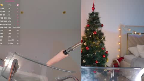 Snapshot of lovebabyblush chatting on 12-20-24, 12:05 Shynie online show from 12-20-24, 12:05