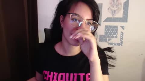 Snapshot of lovebunny_01 chatting on 12-31-24, 11:06 IAmBunny online show from 12-31-24, 11:06