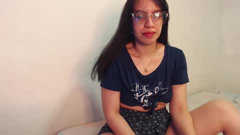 Snapshot of lovebunny_01 chatting on 01-12-25, 12:18 IAmBunny online show from 01-12-25, 12:18