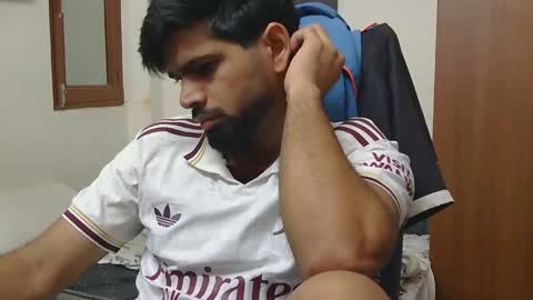 Snapshot of lovehairyindian chatting on 11-21-25, 10:03 Indian hairy online show from 11-21-25, 10:03