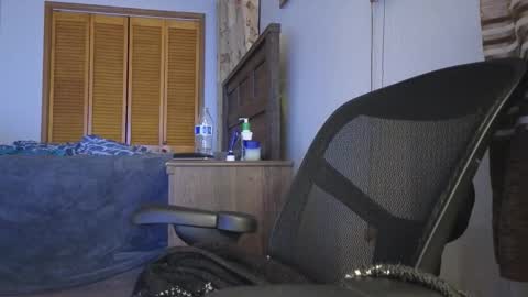 Amber online show from 11-13-25, 05:39