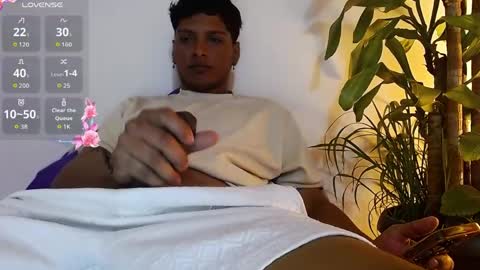 Snapshot of lovelatinsclub chatting on 04-12-26, 04:06 Justin and pandora online show from 04-12-26, 04:06