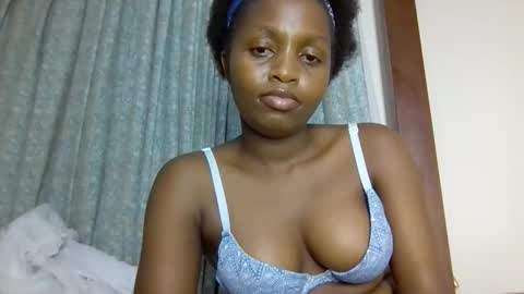 Snapshot of lovelbrownie chatting on 10-09-25, 07:01 lovelbrownie online show from 10-09-25, 07:01