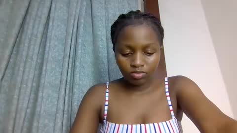 Snapshot of lovelbrownie chatting on 11-10-25, 06:18 lovelbrownie online show from 11-10-25, 06:18