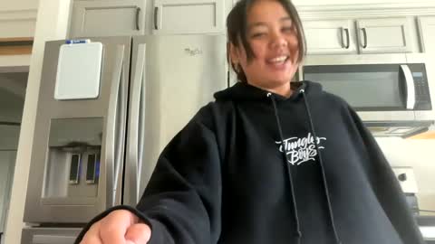 Love online show from 01-15-25, 08:16