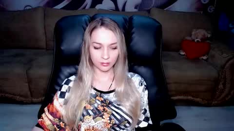 private open online show from 10-04-25, 03:21