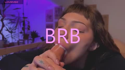 Elsa online show from 10-26-25, 06:19