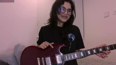 Snapshot of lovely_allys chatting on 09-17-25, 01:29 Allyson 3 online show from 09-17-25, 01:29