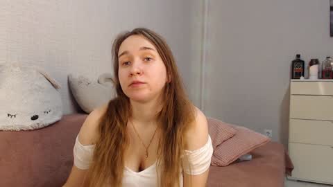 Lovely Hayley online show from 01-20-25, 08:40