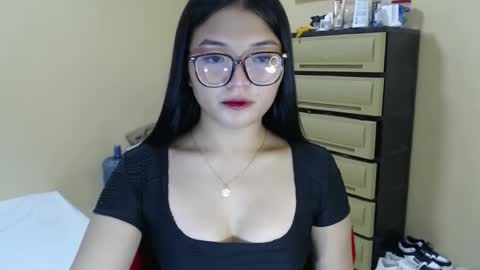 Lovely Laura online show from 12-12-24, 05:10
