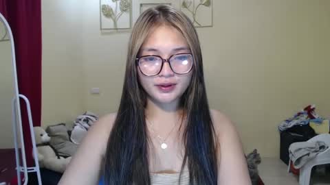 Lovely Laura online show from 12-31-24, 02:03