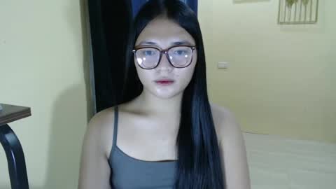 Lovely Laura online show from 03-12-25, 05:57