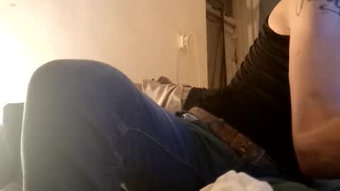 Snapshot of lovely_me165244 chatting on 01-12-25, 01:42 mooie man online show from 01-12-25, 01:42