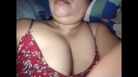 lovely_orchid online show from 12-15-25, 09:41