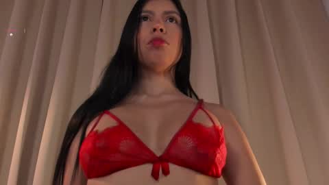 Snapshot of lovely_queens chatting on 10-15-25, 10:15 online show from 10-15-25, 10:15
