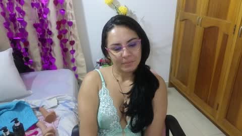 Snapshot of lovely_trix_ chatting on 12-03-24, 12:27 Trix online show from 12-03-24, 12:27