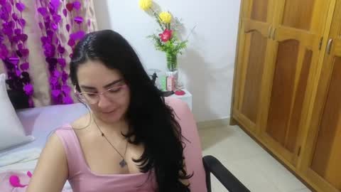 Snapshot of lovely_trix_ chatting on 12-14-24, 11:50 Trix online show from 12-14-24, 11:50
