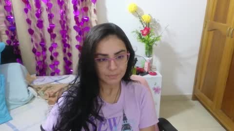Snapshot of lovely_trix_ chatting on 12-17-24, 11:39 Trix online show from 12-17-24, 11:39