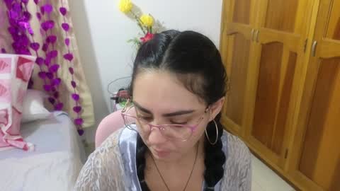 Snapshot of lovely_trix_ chatting on 12-22-24, 11:44 Trix online show from 12-22-24, 11:44