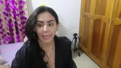 Snapshot of lovely_trix_ chatting on 02-11-25, 11:43 Trix online show from 02-11-25, 11:43